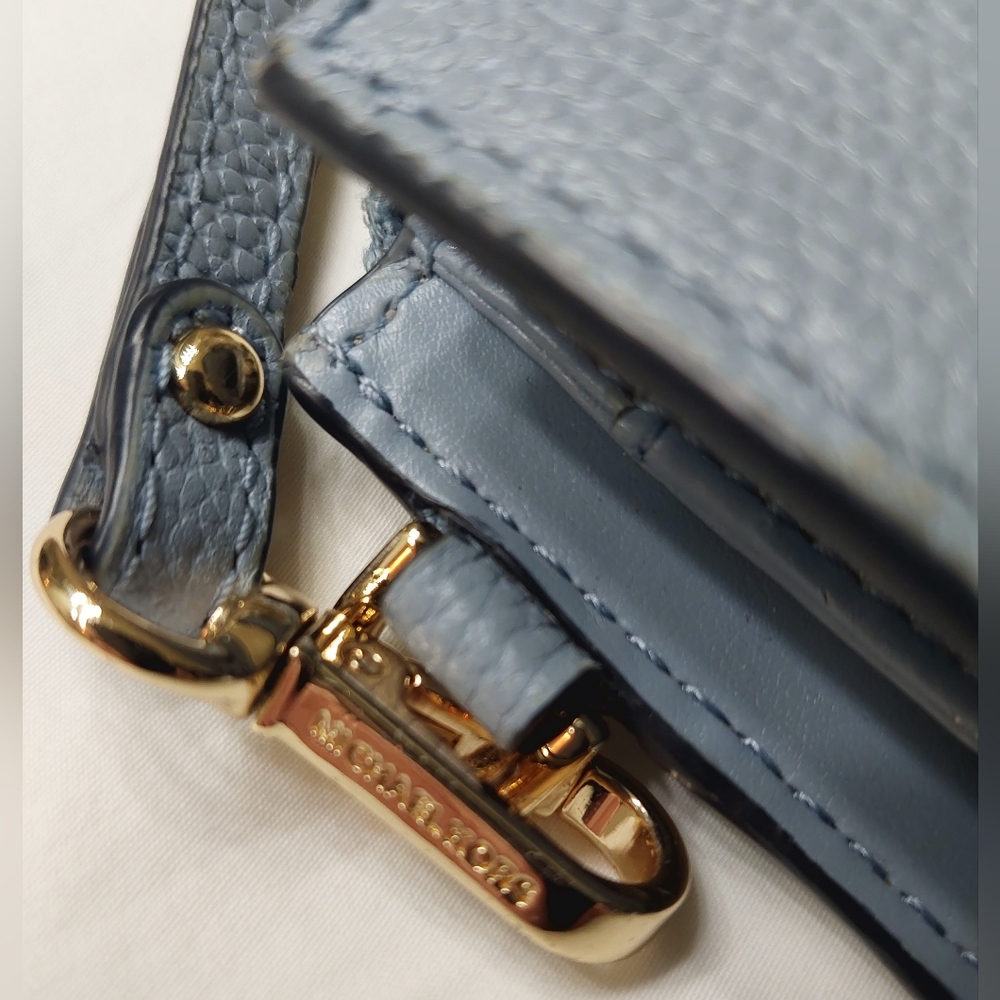 Michael Kors Wristlet. - Picture 3 of 12
